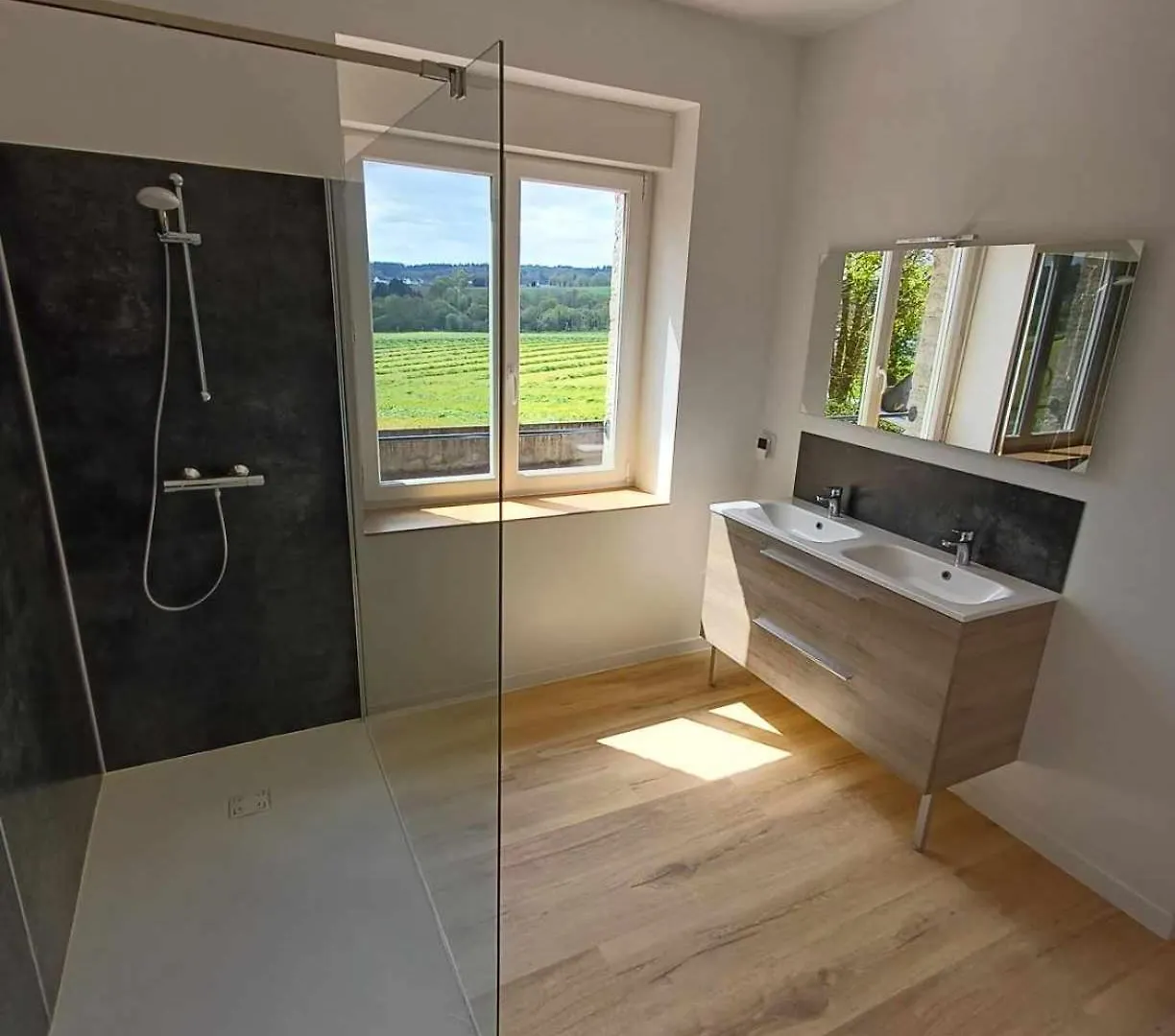 Apartment Agreable Maison Neuve Pontivy